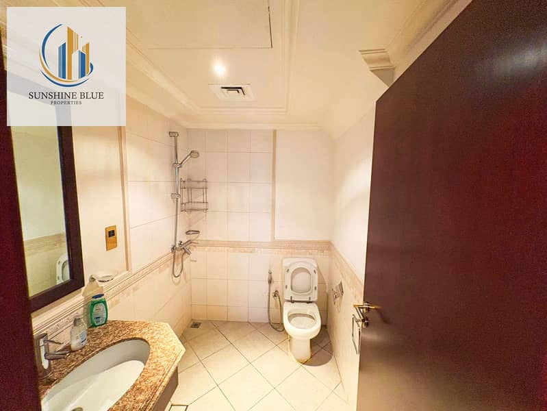 Mesmerizing view Fully furnished Private beach - Image 33