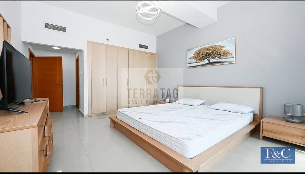 Fully Furnished | 1 Bhk | High Floor | Stunning View