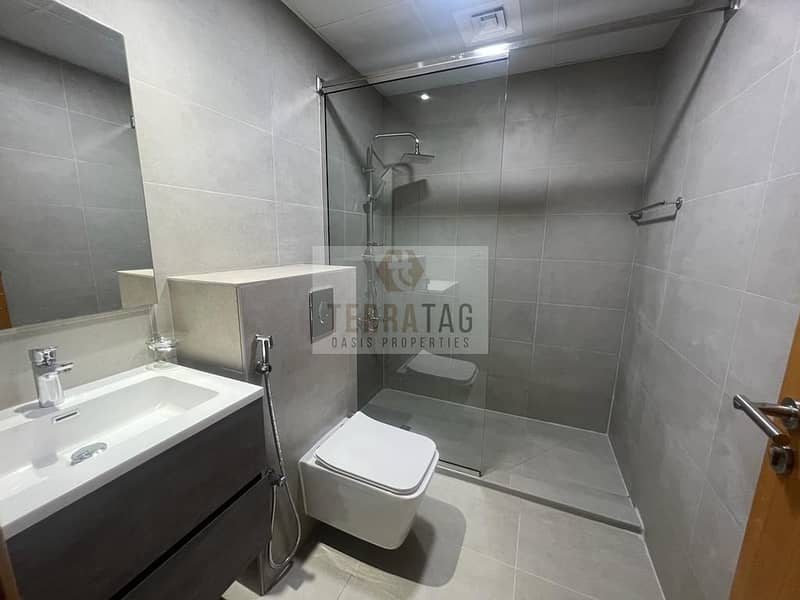 Fully Furnished | 1 Bhk | High Floor | Stunning View - Image 9