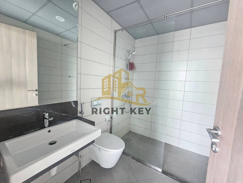 Chiller Free / Luxury 1bhk Only 80k / Open View