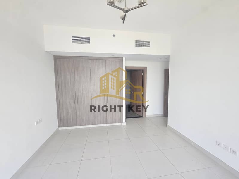 Chiller Free / Luxury 1bhk Only 80k / Open View