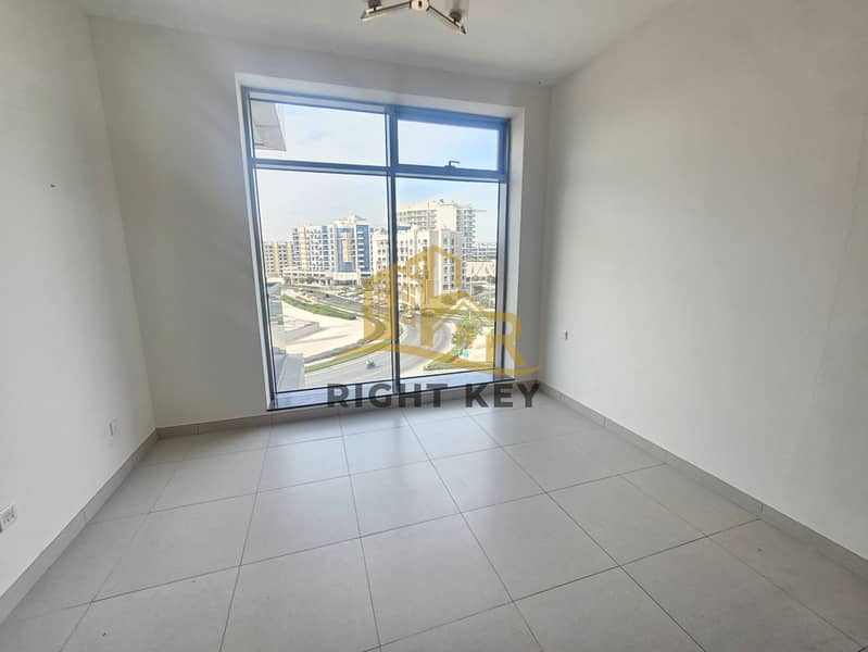 Chiller Free / Luxury 1bhk Only 80k / Open View