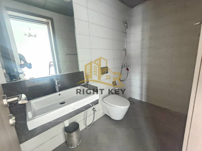 Chiller Free / Luxury 1bhk Only 80k / Open View - Image 6