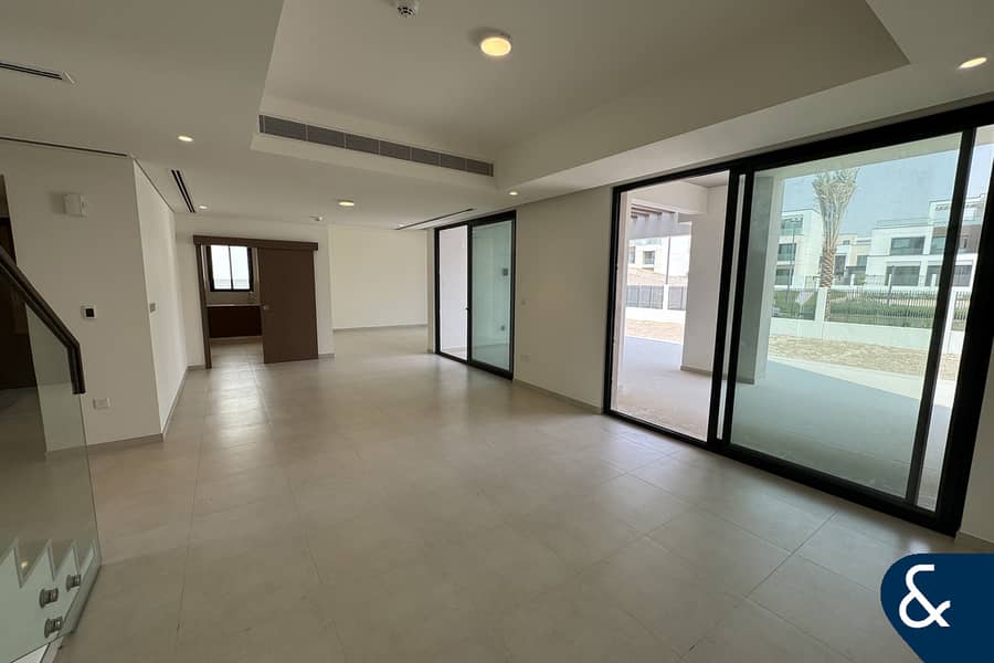 5 Bedroom | Park Backing | Best Location