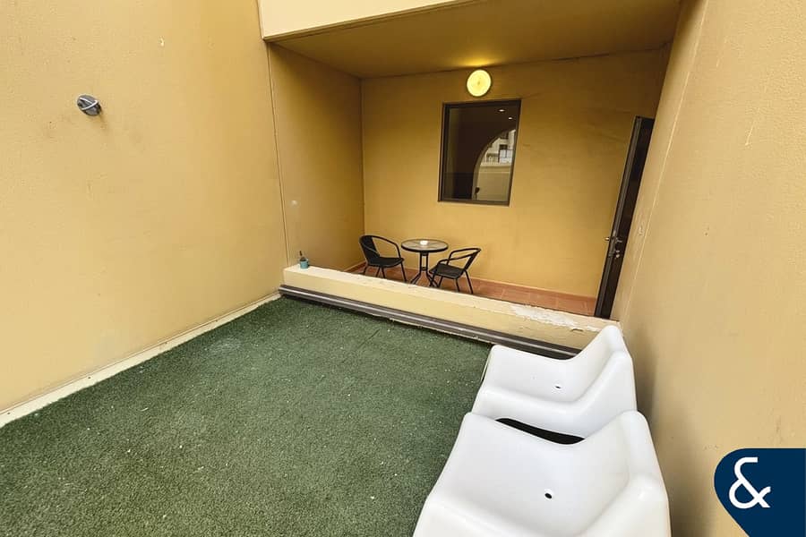 Upgraded 2 Bedroom | Furnished | Vacant