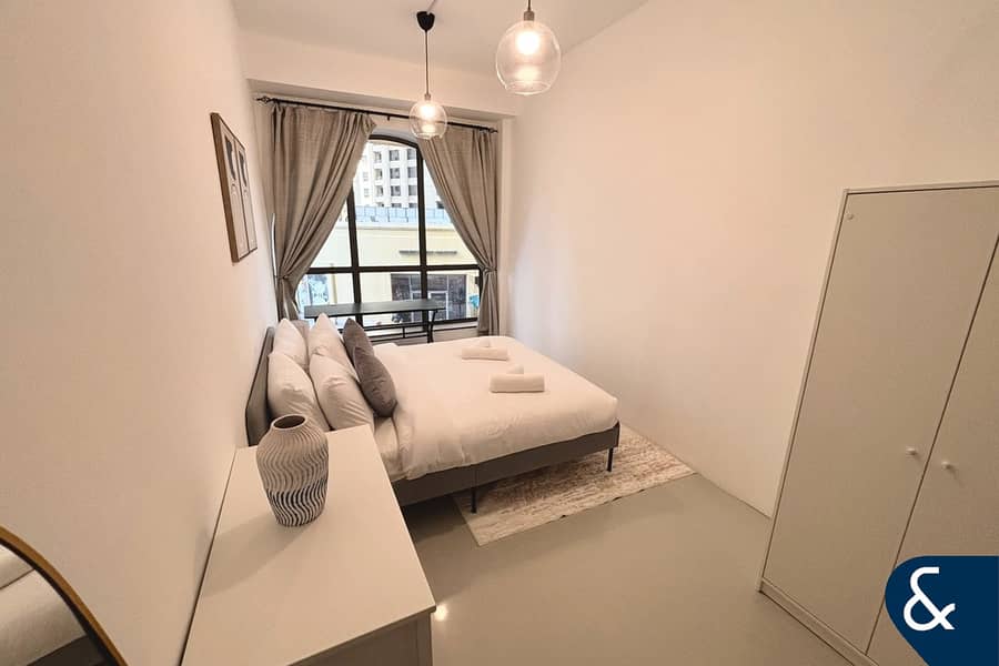 Upgraded 2 Bedroom | Furnished | Vacant - Image 12