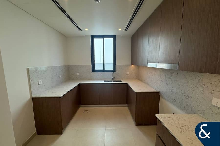 5 Bedroom | Park Backing | Best Location - Image 6