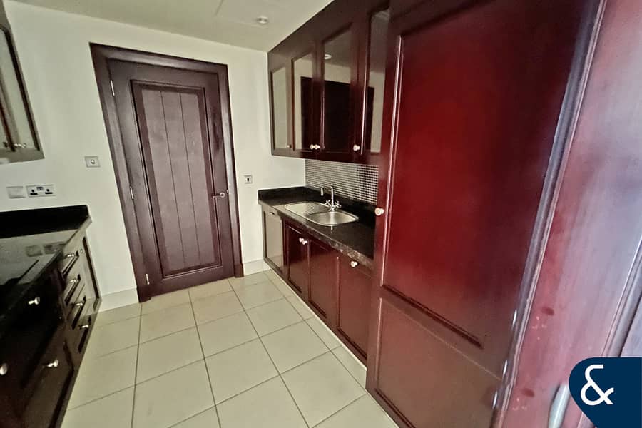 Burj Khalifa View | One Bed | 808 Sq. Ft