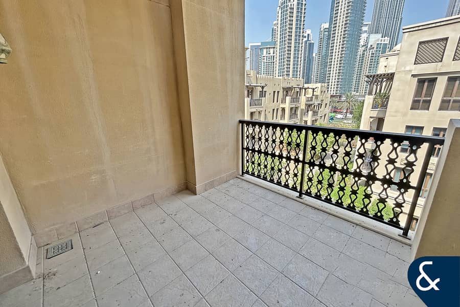 Burj Khalifa View | One Bed | 808 Sq. Ft - Image 11