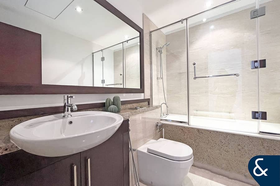 Upgraded | Furnished | Burj Khalifa View - Image 14