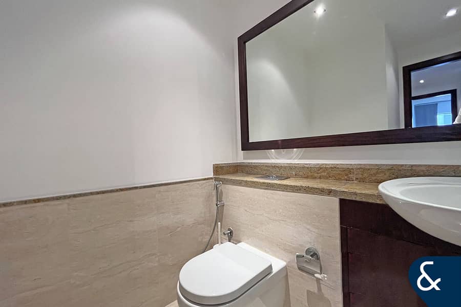 Upgraded | Furnished | Burj Khalifa View - Image 15