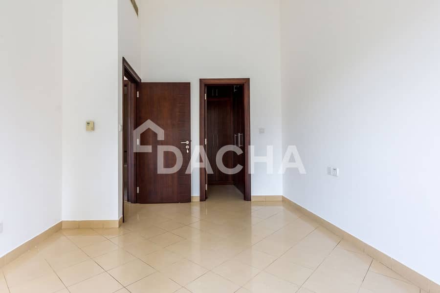 Large Terrace | Bright and Spacious | Rented - Image 8