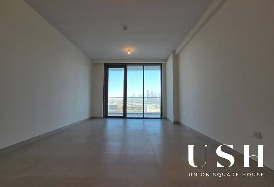 Luxury living | Large 2 Bedroom | Canal Front - Image 11