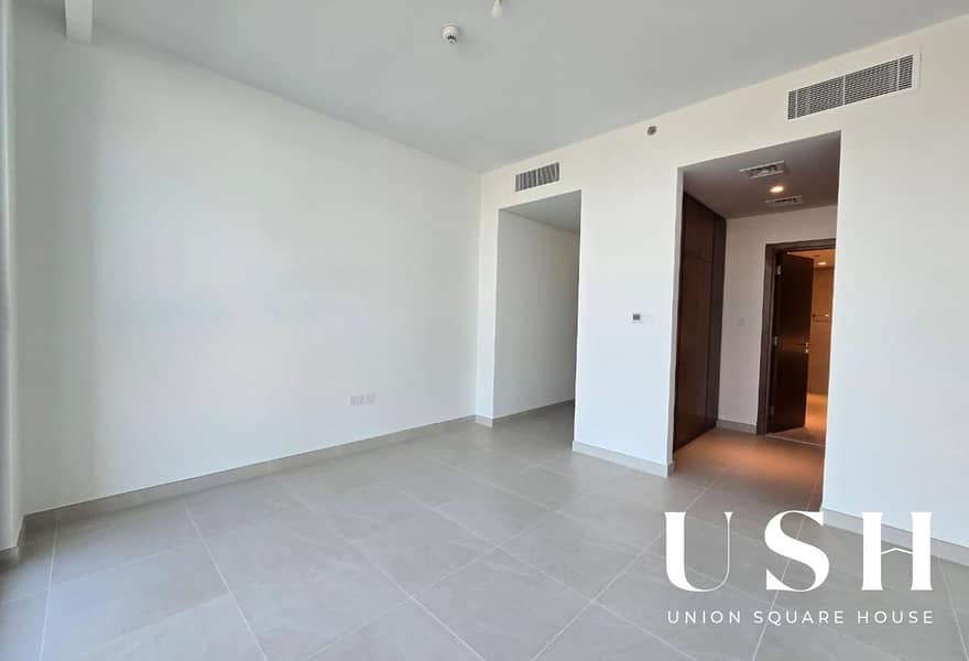 Luxury living | Large 2 Bedroom | Canal Front - Image 12