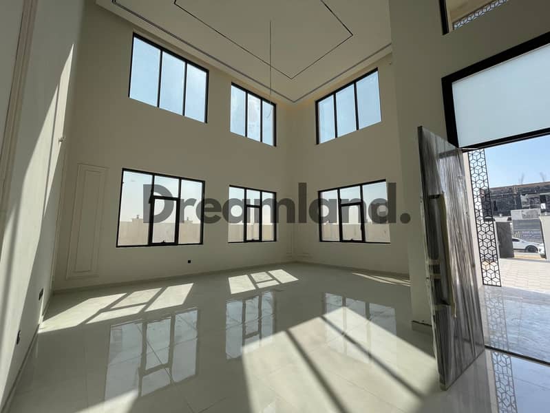 Elegant 4BR Villa + Maid Room | Large Layout | Quiet - Image 7