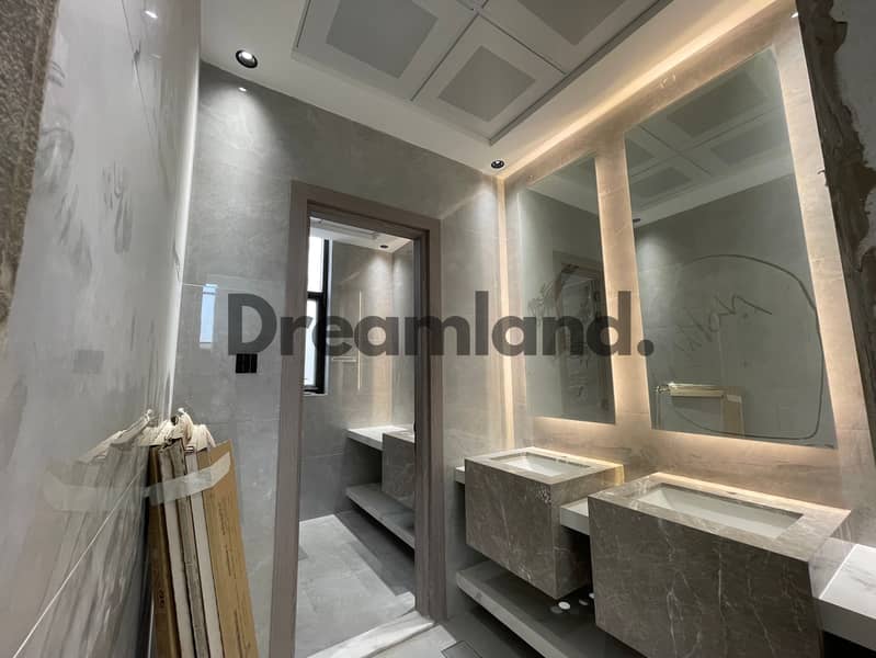 Elegant 4BR Villa + Maid Room | Large Layout | Quiet - Image 10