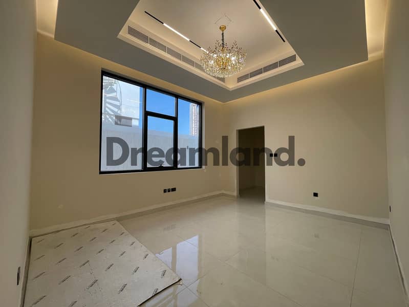 Elegant 4BR Villa + Maid Room | Large Layout | Quiet - Image 11