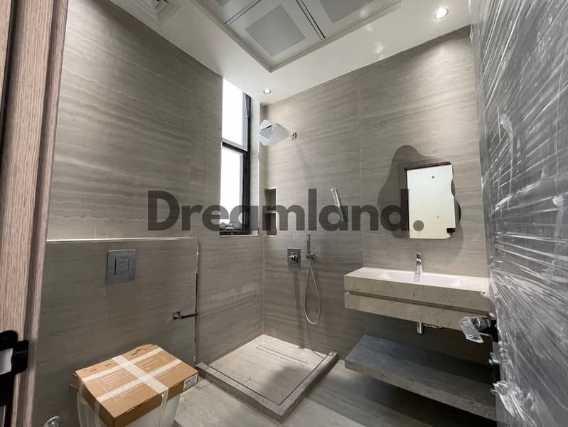 Elegant 4BR Villa + Maid Room | Large Layout | Quiet - Image 12