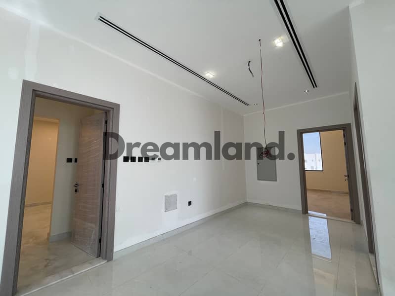 Elegant 4BR Villa + Maid Room | Large Layout | Quiet - Image 18