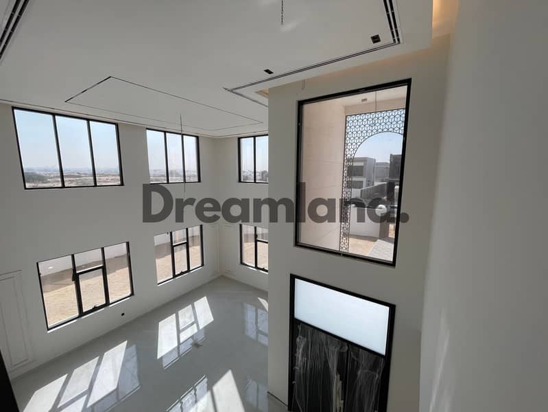 Elegant 4BR Villa + Maid Room | Large Layout | Quiet - Image 20