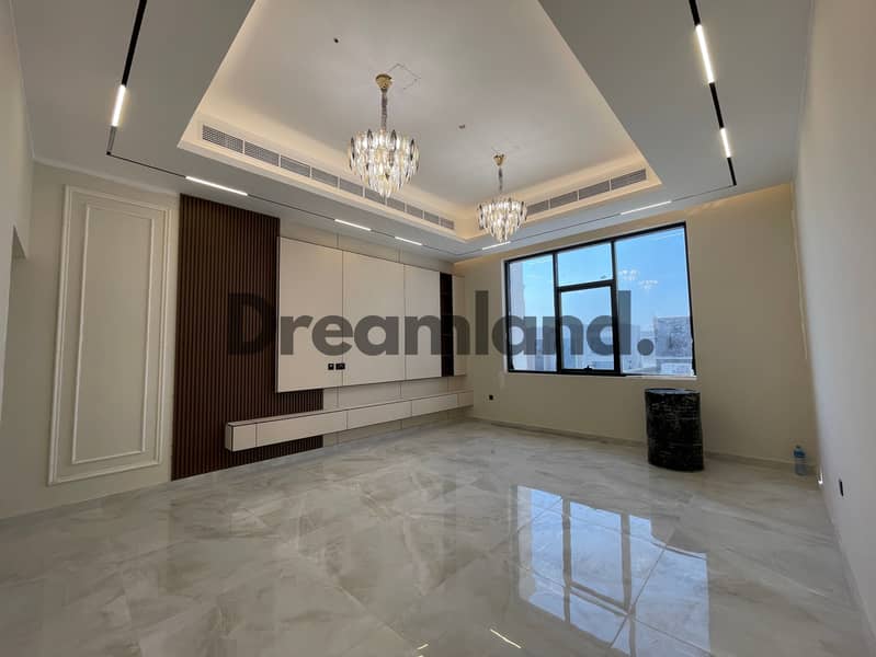 Elegant 4BR Villa + Maid Room | Large Layout | Quiet - Image 21