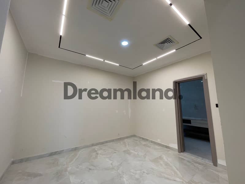 Elegant 4BR Villa + Maid Room | Large Layout | Quiet - Image 22