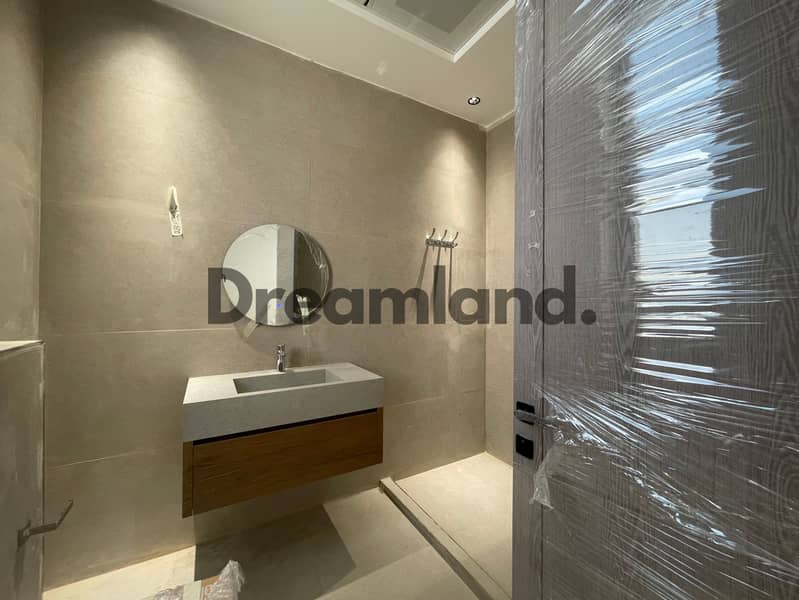 Elegant 4BR Villa + Maid Room | Large Layout | Quiet - Image 29