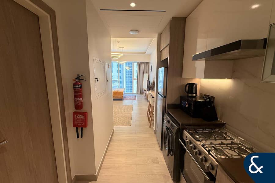 Studio | High Quality Unit | Furnished - Image 8