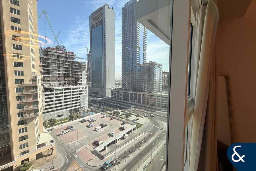 Studio | High Quality Unit | Furnished - Image 12