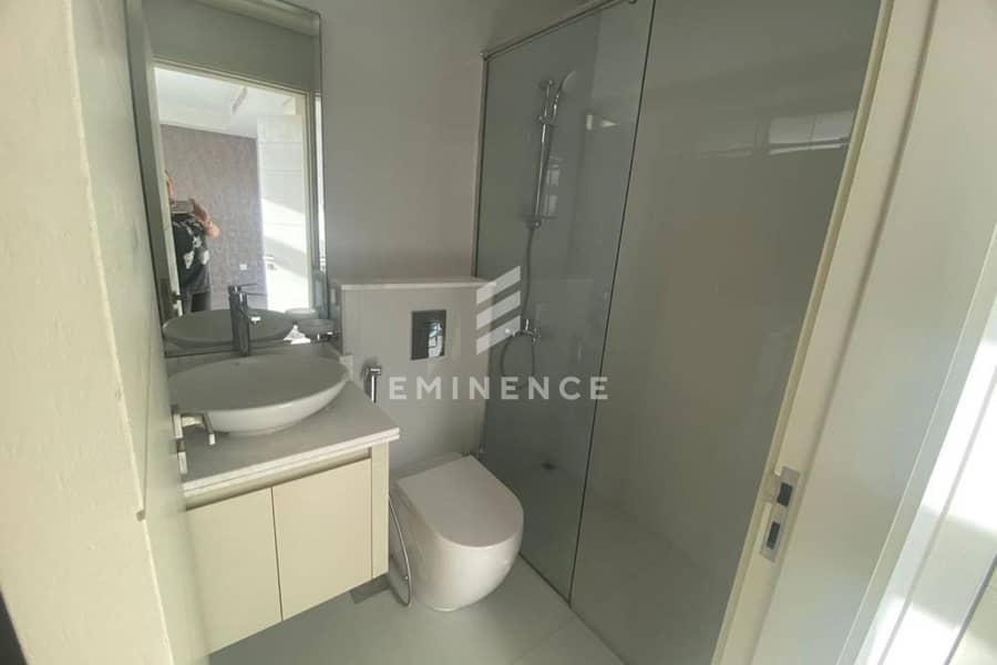 Community View | Huge Balcony - Image 10