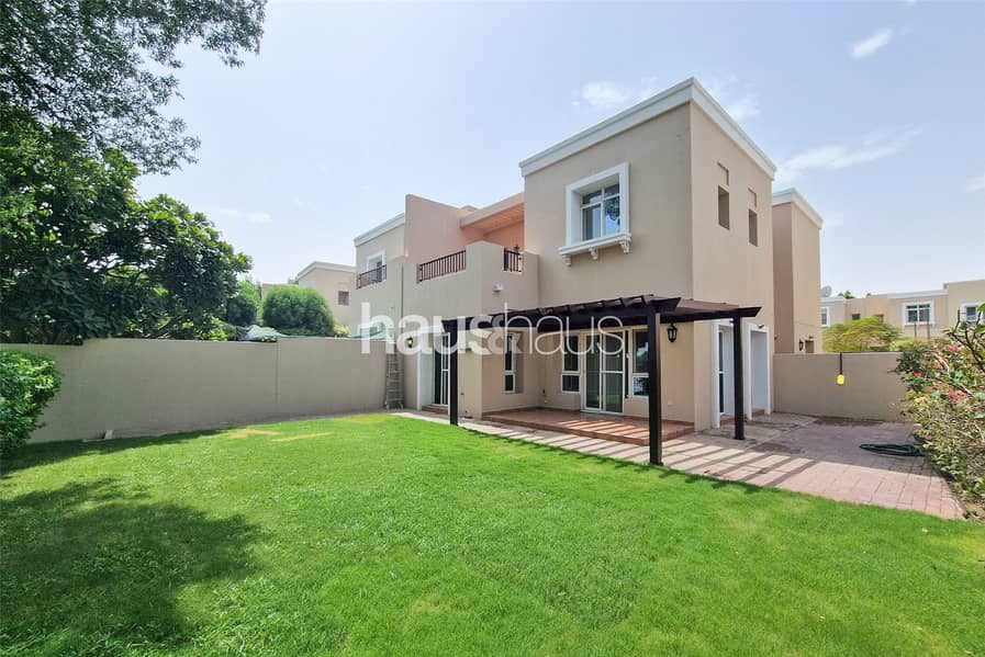 On The Lake | Close to Park | Perfect for Families