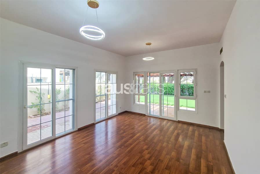 On The Lake | Close to Park | Perfect for Families