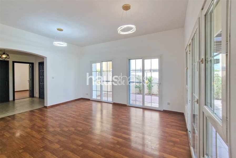 On The Lake | Close to Park | Perfect for Families - Image 8