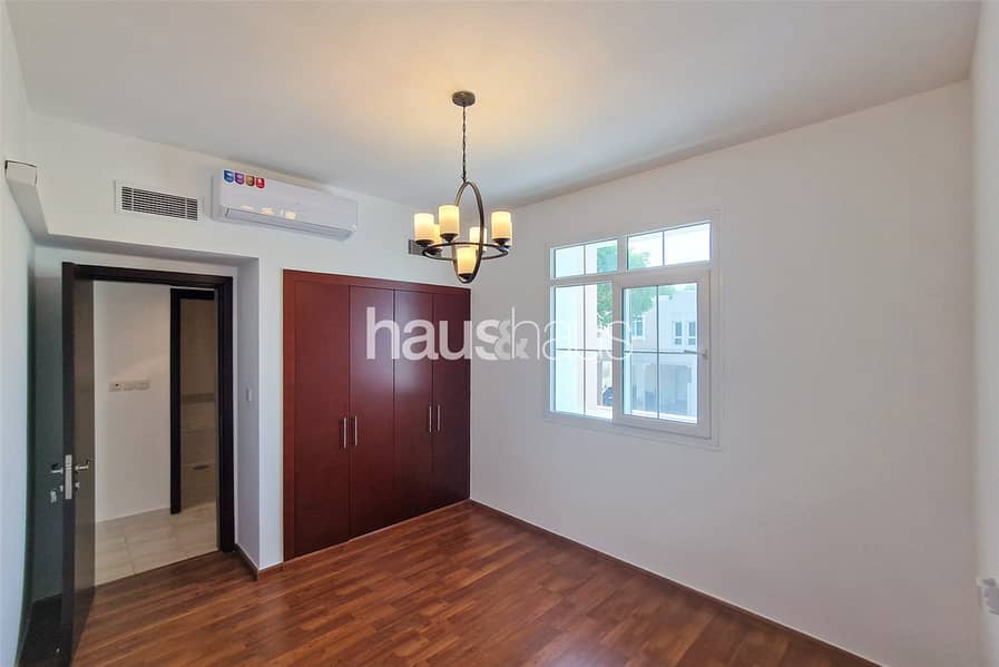 On The Lake | Close to Park | Perfect for Families - Image 9