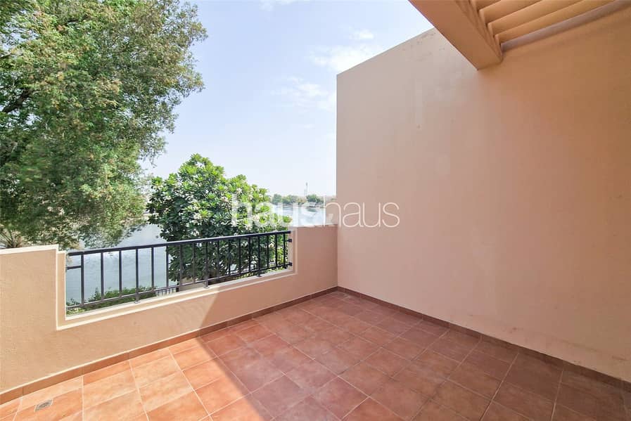 On The Lake | Close to Park | Perfect for Families - Image 11