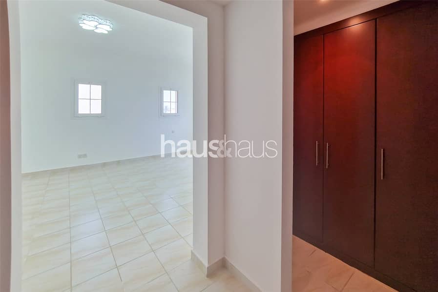 On The Lake | Close to Park | Perfect for Families - Image 12