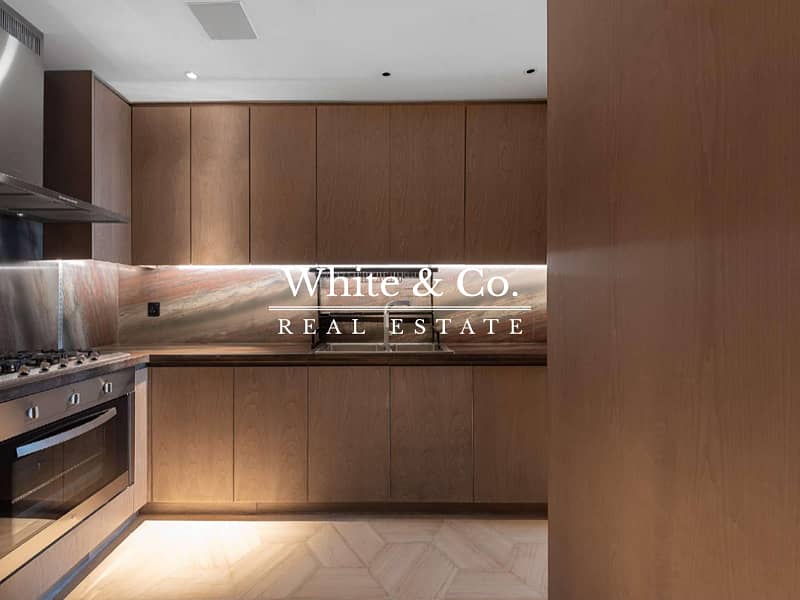 Luxury Furnishing | Sea View | Vacant Now