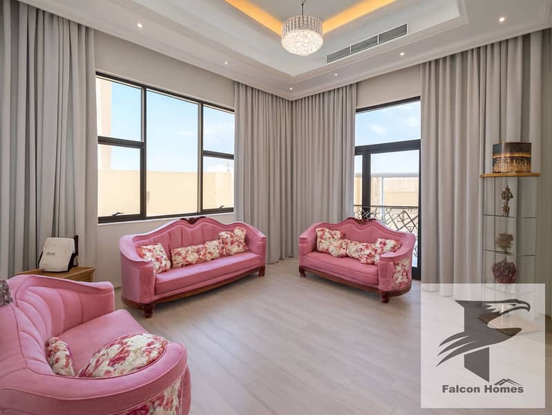 Spacious Bright House | 5BR Villa with Huge Garden