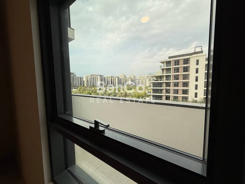 Low Floor | Large Balcony | Park View - Image 12