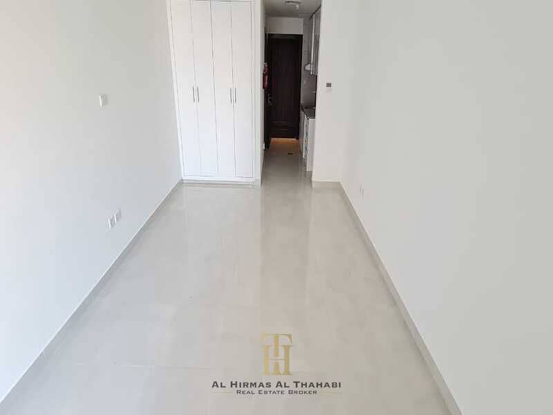 Well Maintained / Stunning Studio / With Balcony