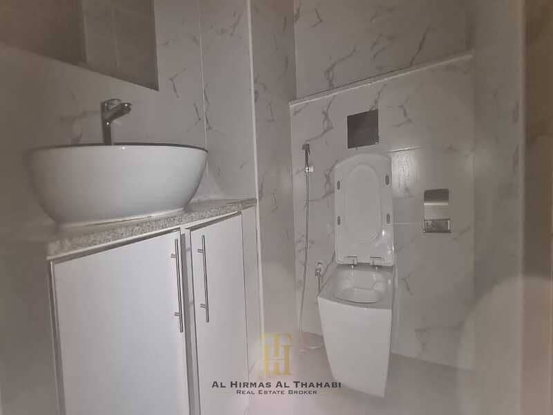 Well Maintained / Stunning Studio / With Balcony - Image 12