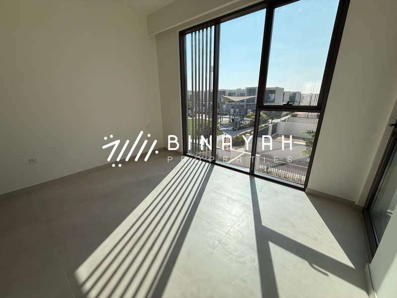 Single Row | Spacious Layout | Pocket Park