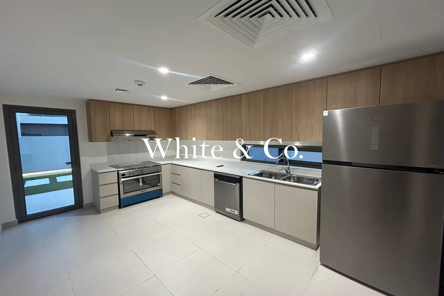 Semi-Detached | Landscaped | Vacant Now - Image 6