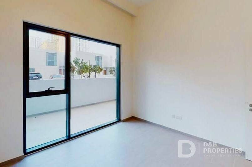 Spacious Layout | Unfurnished | Available December