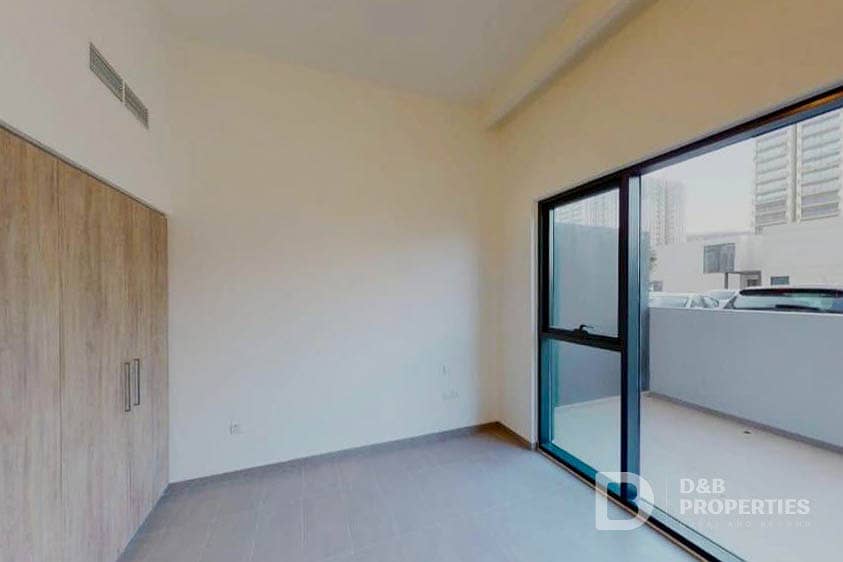 Spacious Layout | Unfurnished | Available December