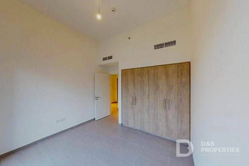 Spacious Layout | Unfurnished | Available December - Image 7