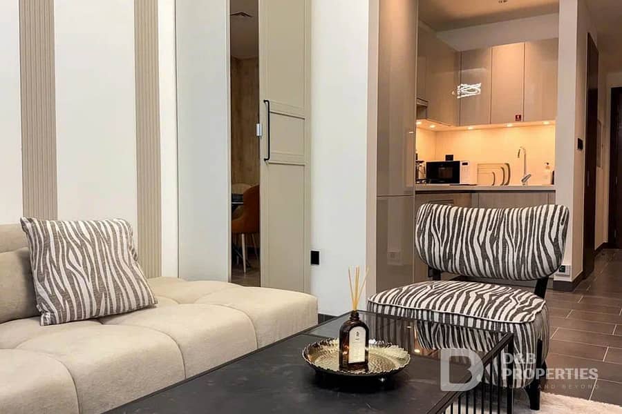 1 Bedroom plus Private Yard | Luxury Furnishing - Image 6