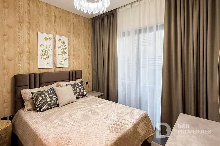 1 Bedroom plus Private Yard | Luxury Furnishing - Image 7