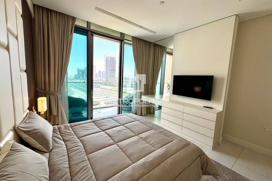 2 Beds + Maids room | Corner Unit | Vacant - Image 7