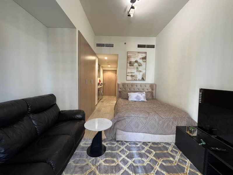 SPACIOUS STUDIO | PRIME LOCATION | FURNISHED